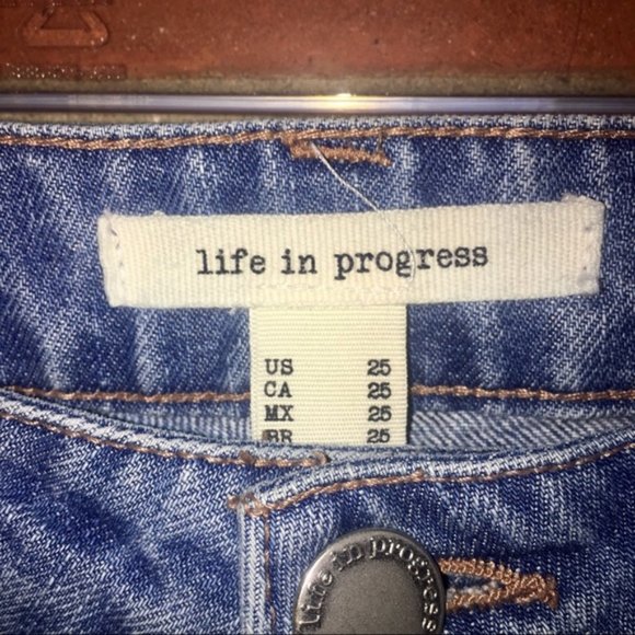 Life In Progress High-Rise Distressed Jeans 25 - Picture 3 of 6